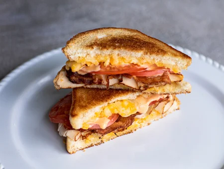 September Farm Cheese Factory and Country Market grilled cheese and bacon sandwich in Lancaster PA