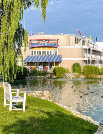 Fulton Steamboat Inn - Sleep on a Steamboat