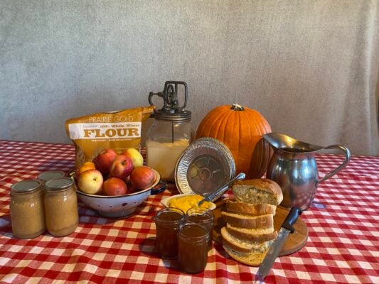 An Image Representing Amish Fall Farmhouse Combo In Lancaster County, Pa