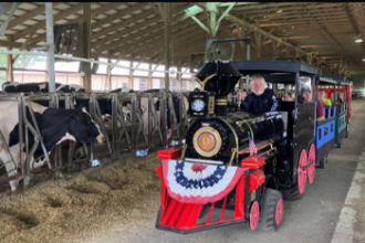 Oregon Dairy Farmstead – The Barnyard Express Train Ride
