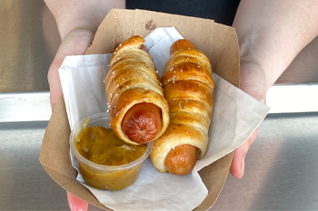 Kitchen Kettle Village - Moms Pretzels - Intercourse, Pa