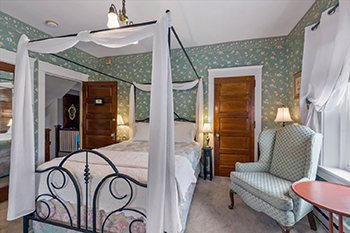 Olde Square Inn - Mount Joy, Pa