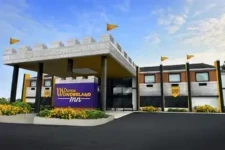 Dutch Wonderland Inn – next to Dutch Wonderland