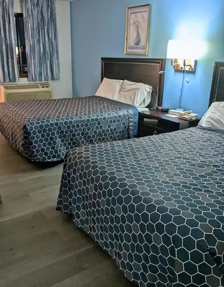 Affordable double room with two beds at Eastbrook Inn in Lancaster PA