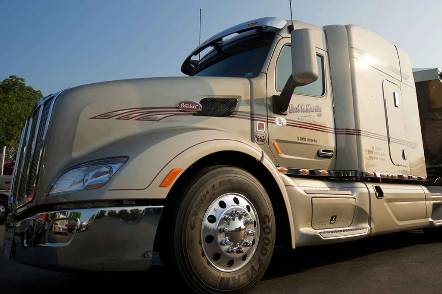 Earl R. Martin Inc. Peterbilt semi truck for commercial freight transportation services in Lancaster PA