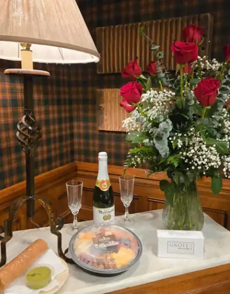 Romantic getaway package with champagne and roses at Twin Pine Manor in Lancaster PA