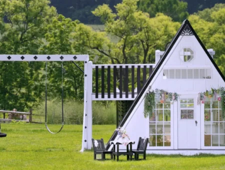 Amish-made wooden swing sets and outdoor playsets at King Swings in Parkesburg Lancaster County PA